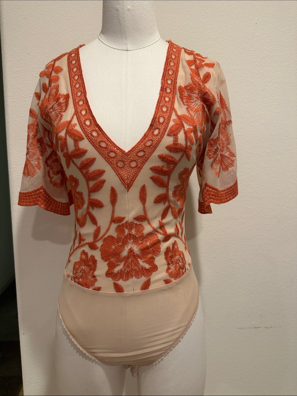 NWOT Embroidered V-Neck Short Sleeve Bodysuit in Orange and Cream